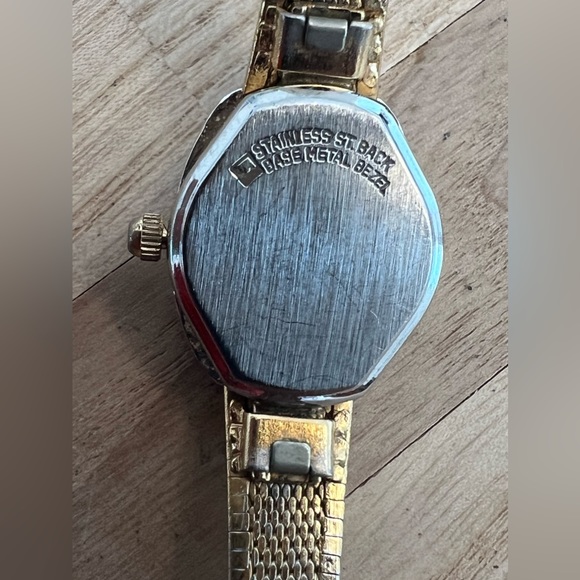 Helbros Ladies Watch Vintage Diamonds Gold Tone Adjustable Bracelet Stripe Dial - Picture 7 of 12